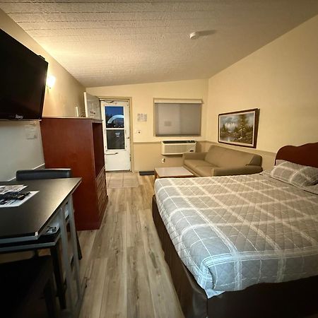 Centre Suite Inns Motel Bonnyville Экстерьер фото