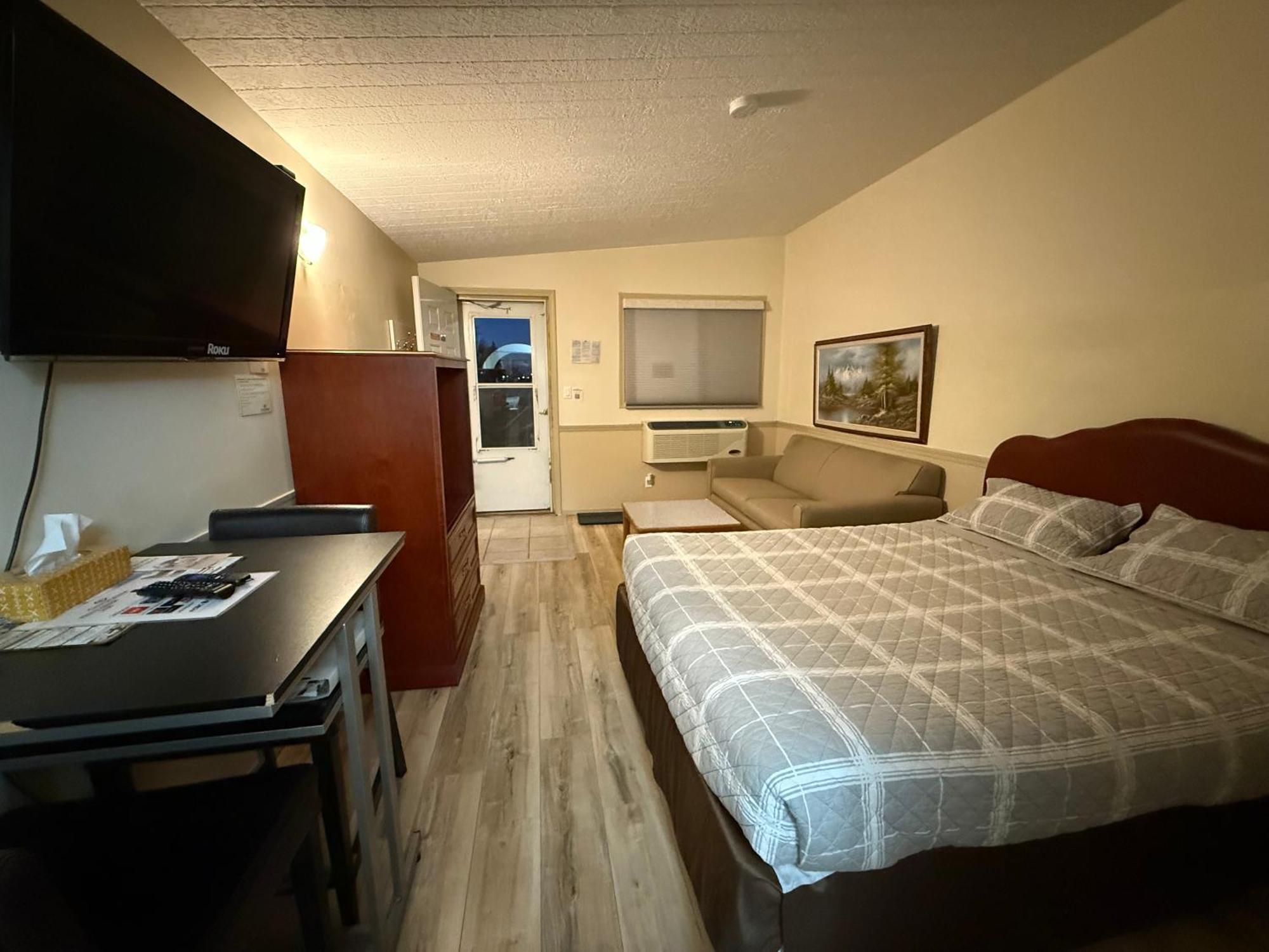 Centre Suite Inns Motel Bonnyville Экстерьер фото