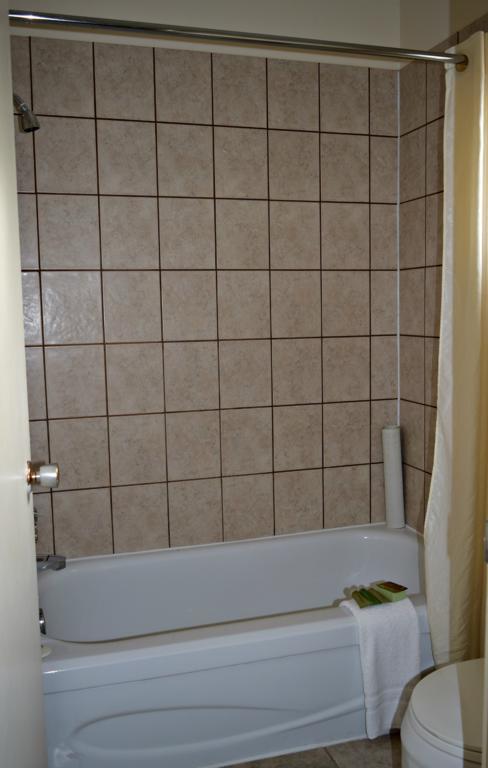 Centre Suite Inns Motel Bonnyville Экстерьер фото