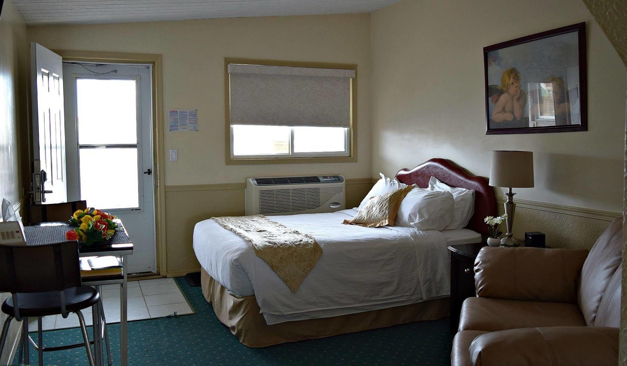 Centre Suite Inns Motel Bonnyville Экстерьер фото
